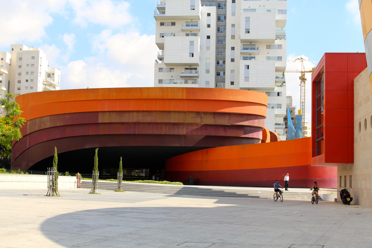 Front of the Design Museum - IMG_3774